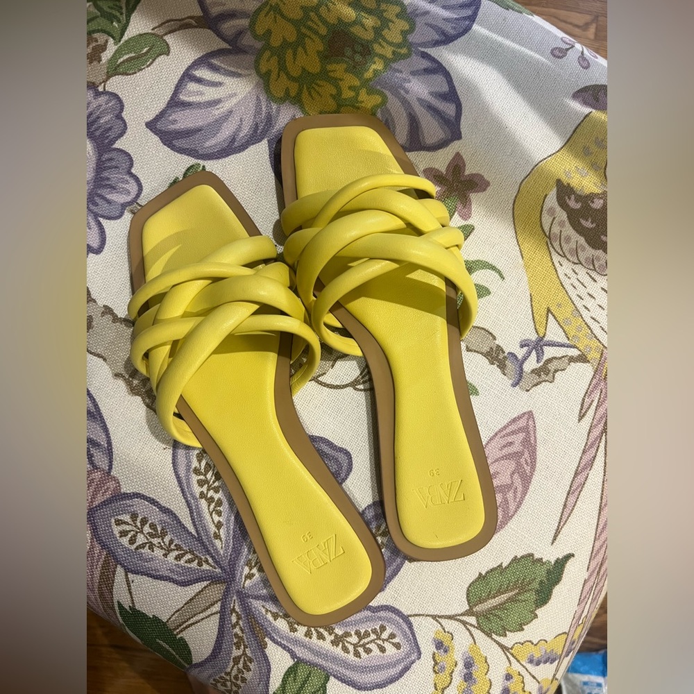 Zara strappy yellow slides size 39